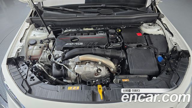 Mercedes-Benz GLB-Class 2023 — photo 6