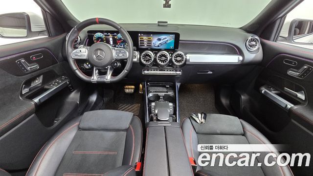 Mercedes-Benz GLB-Class 2023 — photo 10