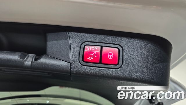 Mercedes-Benz GLB-Class 2023 — photo 23