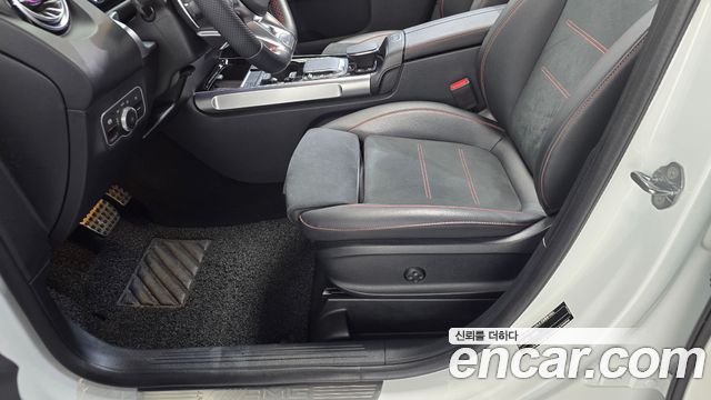 Mercedes-Benz GLB-Class 2023 — photo 25