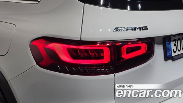 Mercedes-Benz GLB-Class 2023 — photo 9