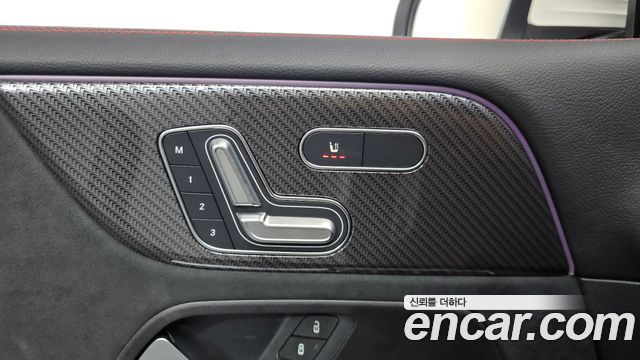 Mercedes-Benz GLB-Class 2023 — photo 29