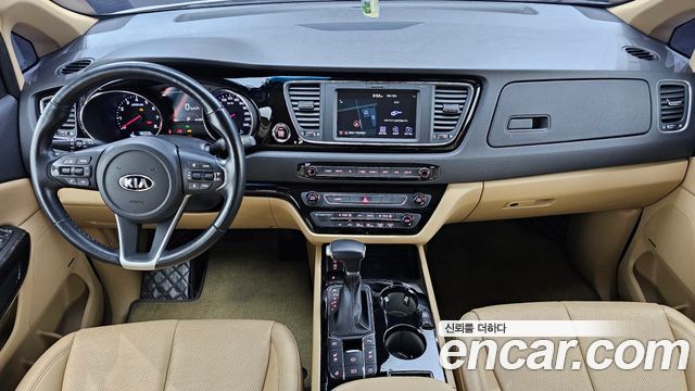 Kia Canival 2019 — photo 10