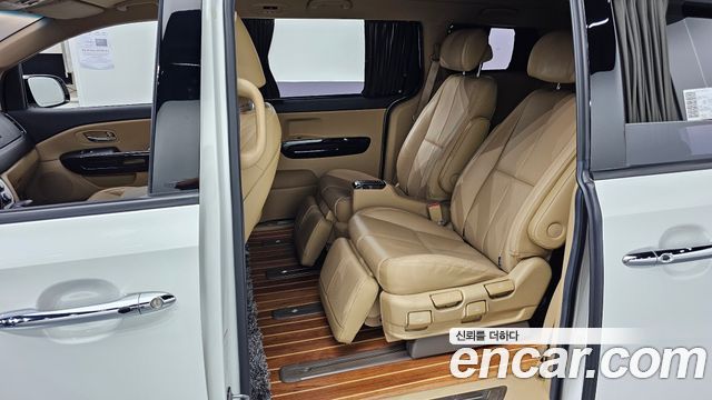 Kia Canival 2019 — photo 17