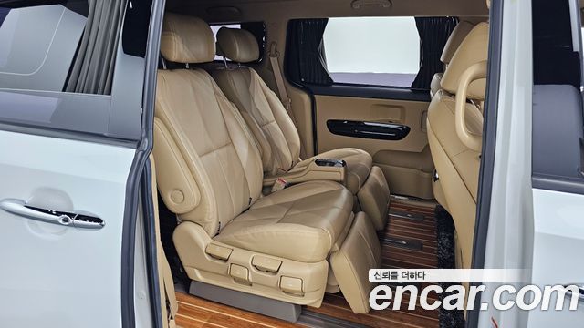 Kia Canival 2019 — photo 16