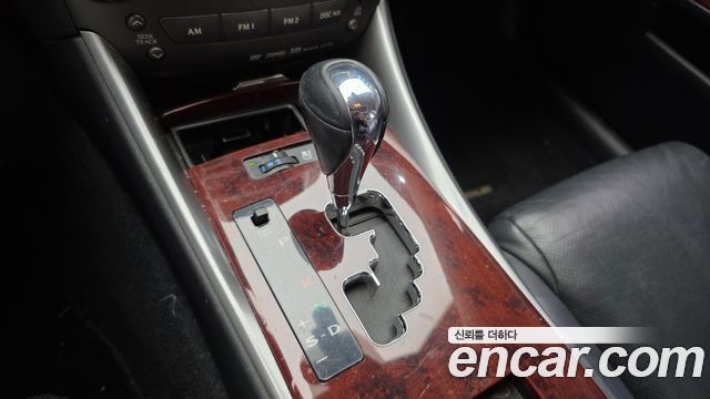 Lexus IS 2008 — photo 9