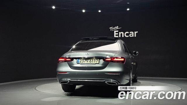 Mercedes-Benz E-Class 2021 — photo 4