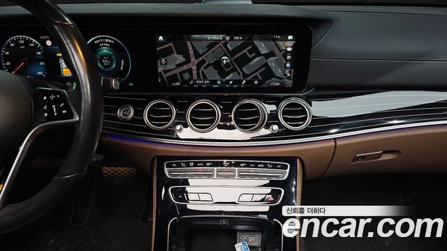 Mercedes-Benz E-Class 2021 — photo 20