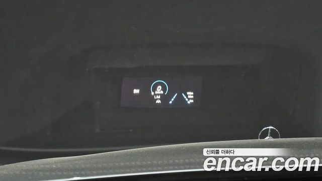 Mercedes-Benz E-Class 2021 — photo 24