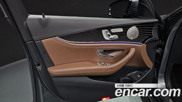 Mercedes-Benz E-Class 2021 — photo 14