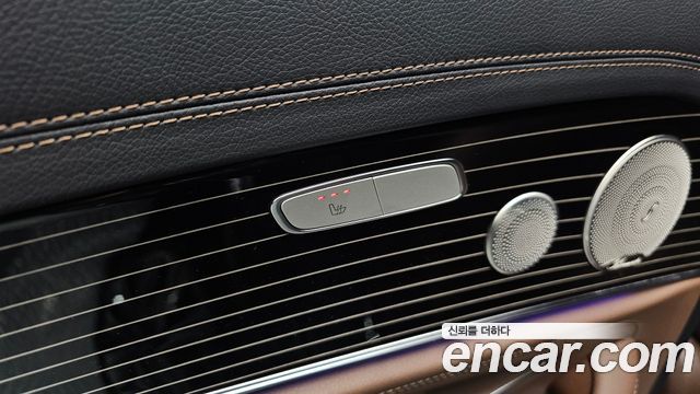 Mercedes-Benz E-Class 2021 — photo 30