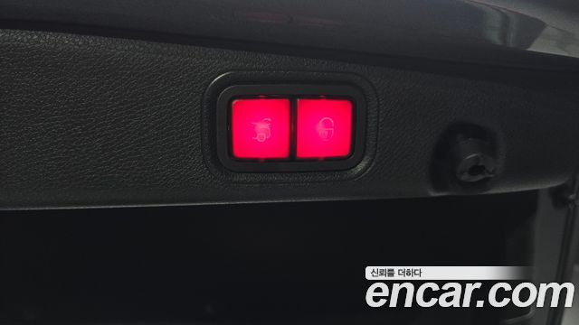Mercedes-Benz E-Class 2021 — photo 34