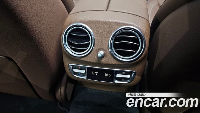 Mercedes-Benz E-Class 2021 — photo 38