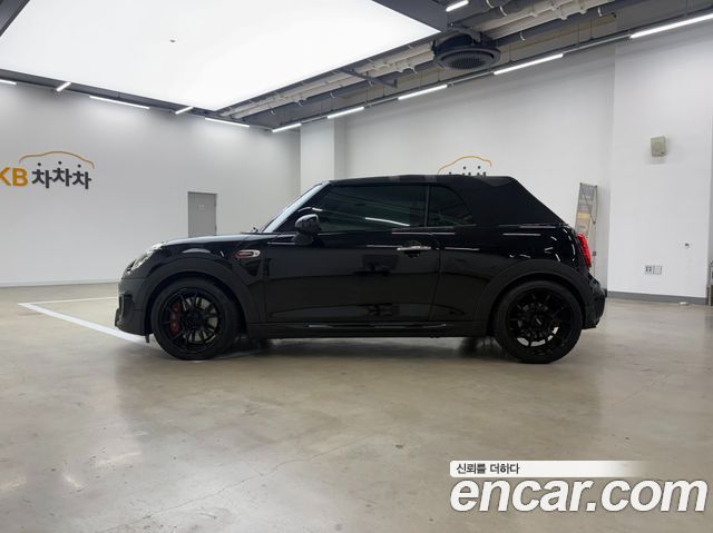 Mini Cooper Convertible 2019 — photo 7