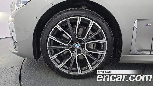 BMW 7-Series 2021 — photo 5