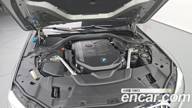 BMW 7-Series 2021 — photo 6