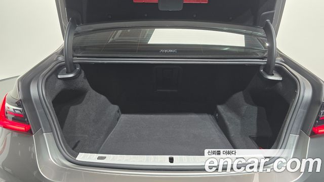 BMW 7-Series 2021 — photo 25