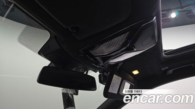 BMW 7-Series 2021 — photo 26