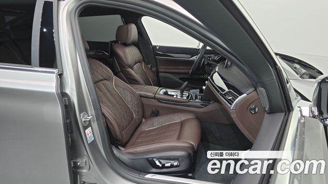 BMW 7-Series 2021 — photo 16