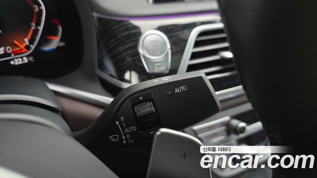 BMW 7-Series 2021 — photo 28