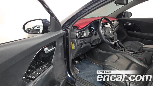 Kia Niro 2017 — photo 13