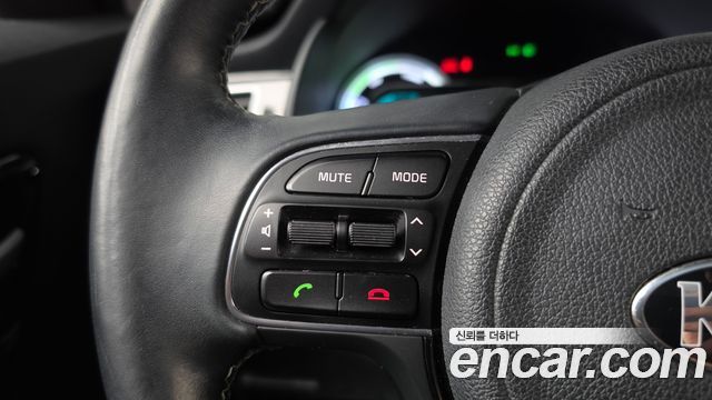 Kia Niro 2017 — photo 23