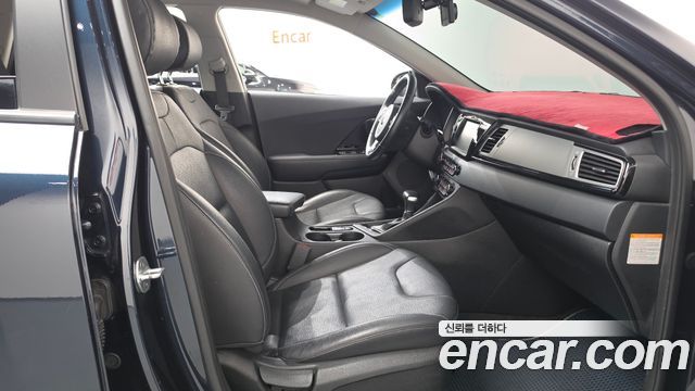Kia Niro 2017 — photo 16