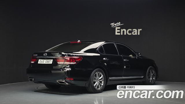 Lexus LS 2016 — photo 2