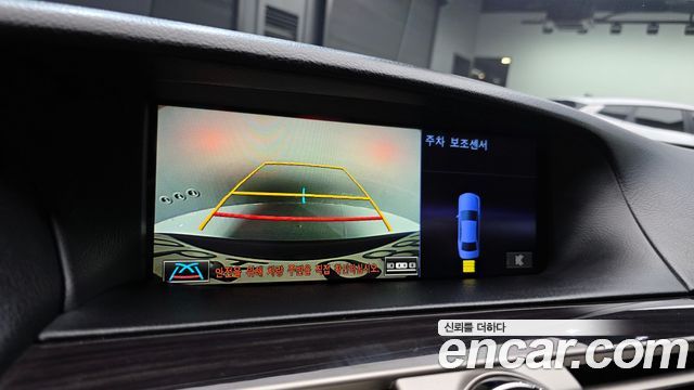 Lexus LS 2016 — photo 17