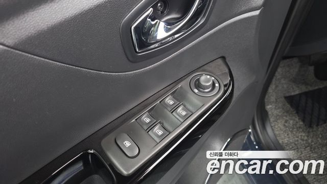 Renault Korea QM3 2017 — photo 25