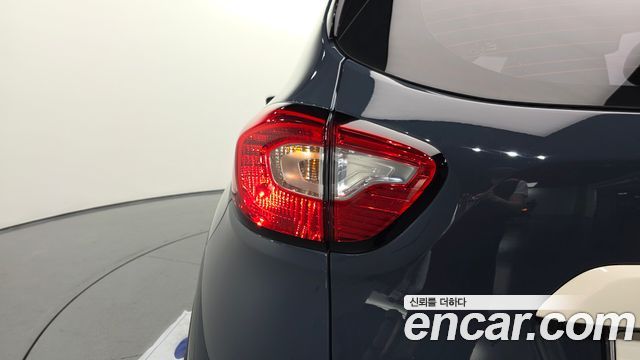 Renault Korea QM3 2017 — photo 9