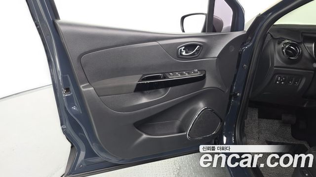 Renault Korea QM3 2017 — photo 14