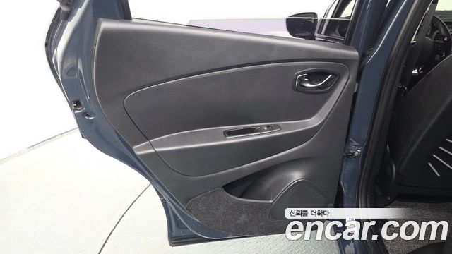Renault Korea QM3 2017 — photo 15