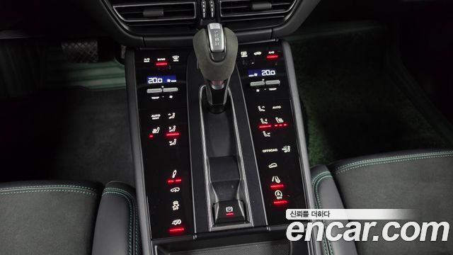 Porsche Macan 2024 — photo 12