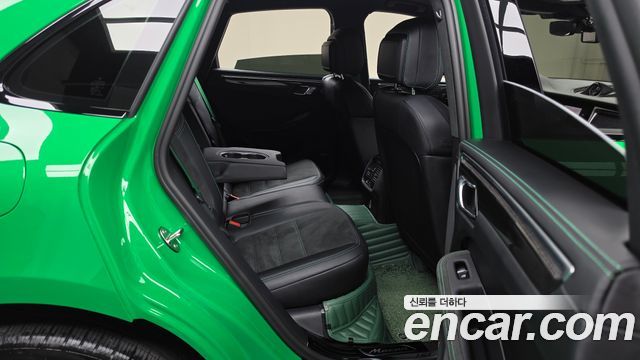 Porsche Macan 2024 — photo 17