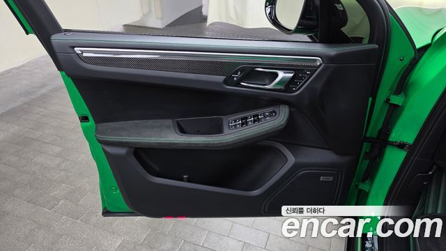Porsche Macan 2024 — photo 14