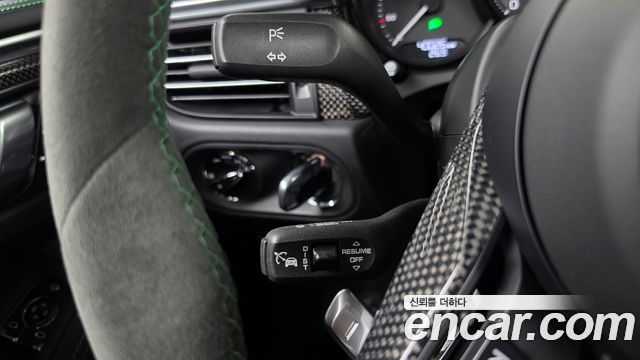 Porsche Macan 2024 — photo 29