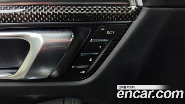 Porsche Macan 2024 — photo 32
