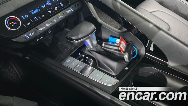 Hyundai AVANTE 2021 — photo 12