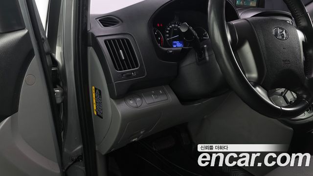 Hyundai Starex 2019 — photo 12