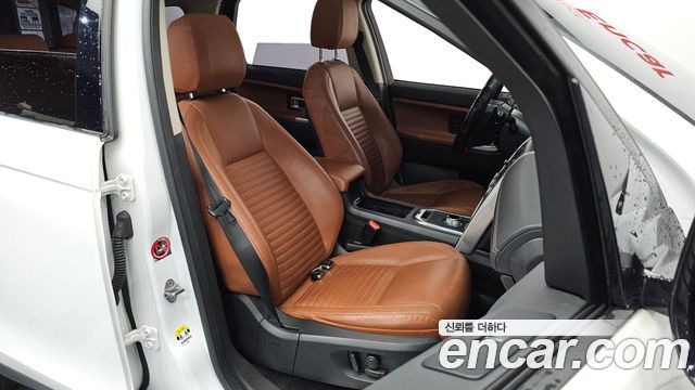 Land Rover Discovery Sport 2016 — photo 10