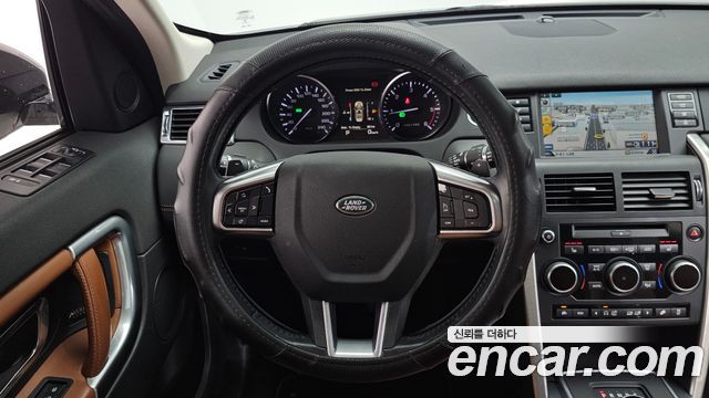 Land Rover Discovery Sport 2016 — photo 13