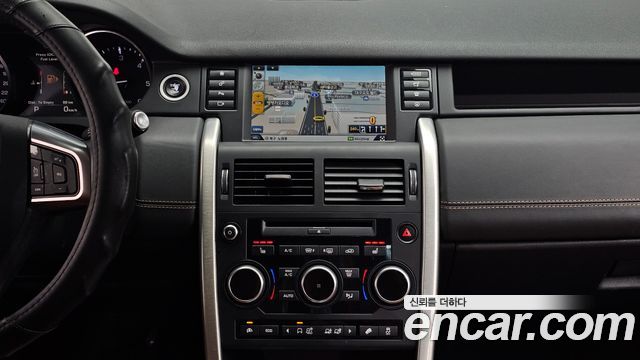 Land Rover Discovery Sport 2016 — photo 15