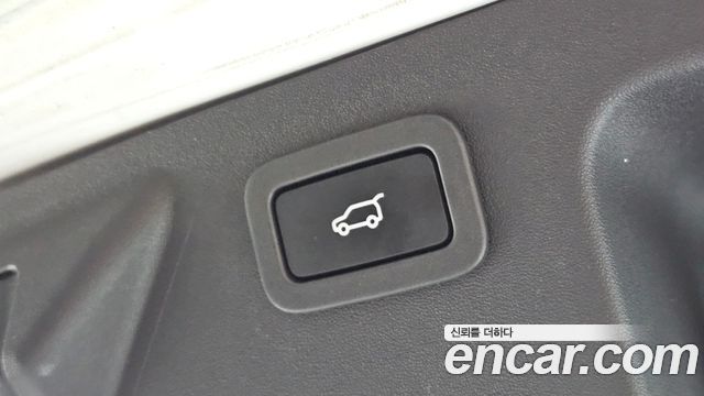 Land Rover Discovery Sport 2016 — photo 20