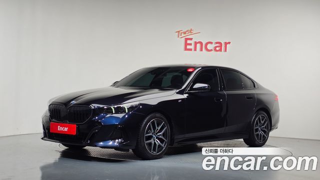 BMW 5-Series 2025 — photo 1