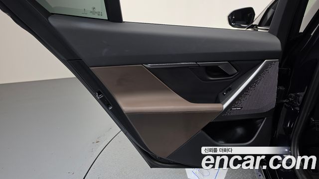 BMW 5-Series 2025 — photo 15