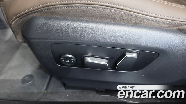 BMW 5-Series 2025 — photo 31