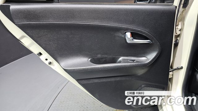 Kia morning 2012 — photo 15