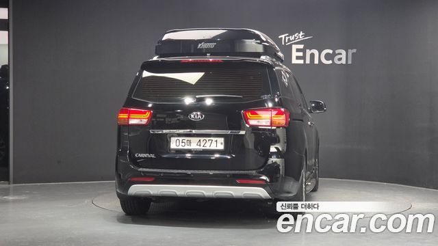 Kia Canival 2018 — photo 4