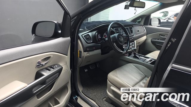 Kia Canival 2018 — photo 13